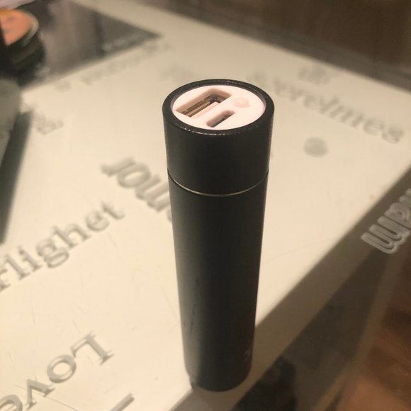 Charger - Picture 1 of 1